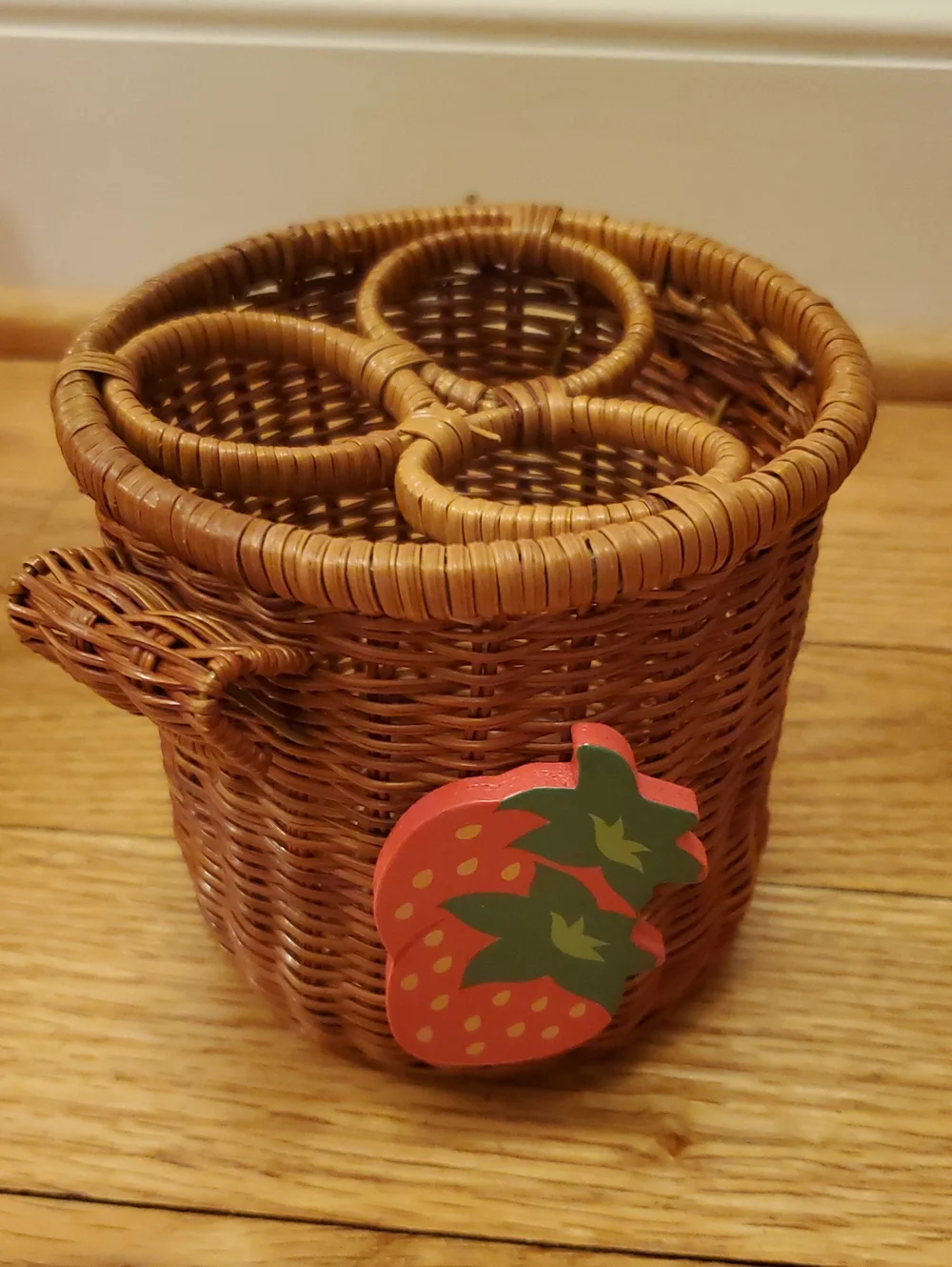Vintage Avon Summer Hostess Wicker Set Strawberries 🍓